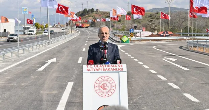 Süreler kısalıyor ulaşım kolaylaşıyor! Bakan Uraloğlu açıkladı: Çanakkale’ye hizmet sınır tanımıyor