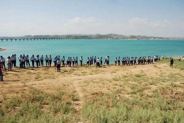 250 polis kovan peşinde