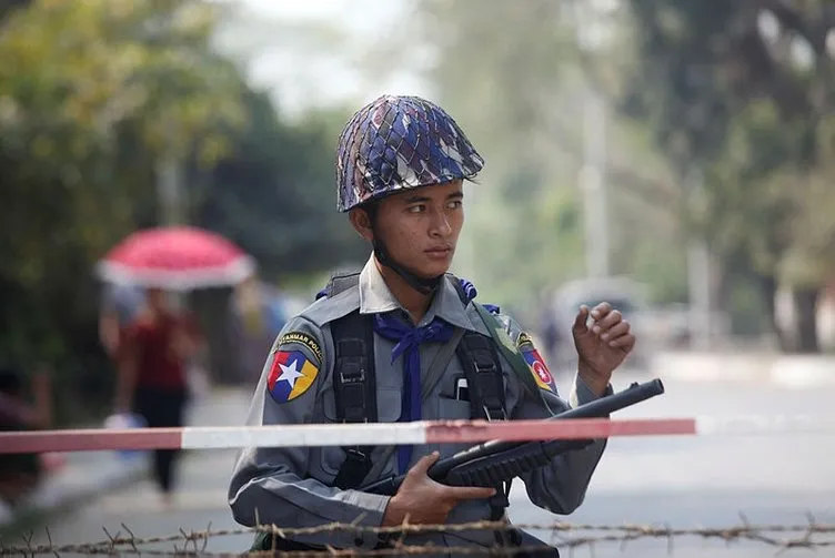 Myanmar ordusu Arakan bölgesini askerileştiriyor