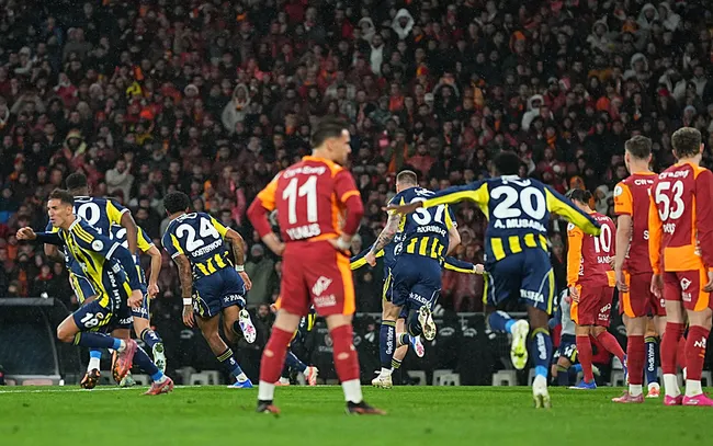 tum-turkiye-atvyi-izledi-galatasaray-fenerbahce-super-finali-ekrana-kilitledi-1768118407112.jpg