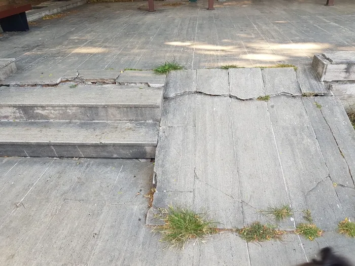 yildiz-korusunun-icler-acisi-hali-elektrik-yok-mermerler-kirik-1694146457010.jpg İBB'nin ilgisizliği yüzünden Yıldız Korusu can çekişiyor! Elektrik yok mermerler kırık