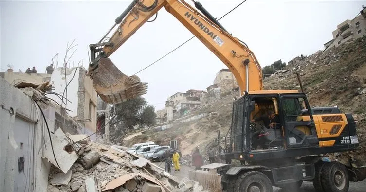 İsrail Doğu Kudüs ve Batı Şeria’da Filistinlilere ait yapıları yıktı