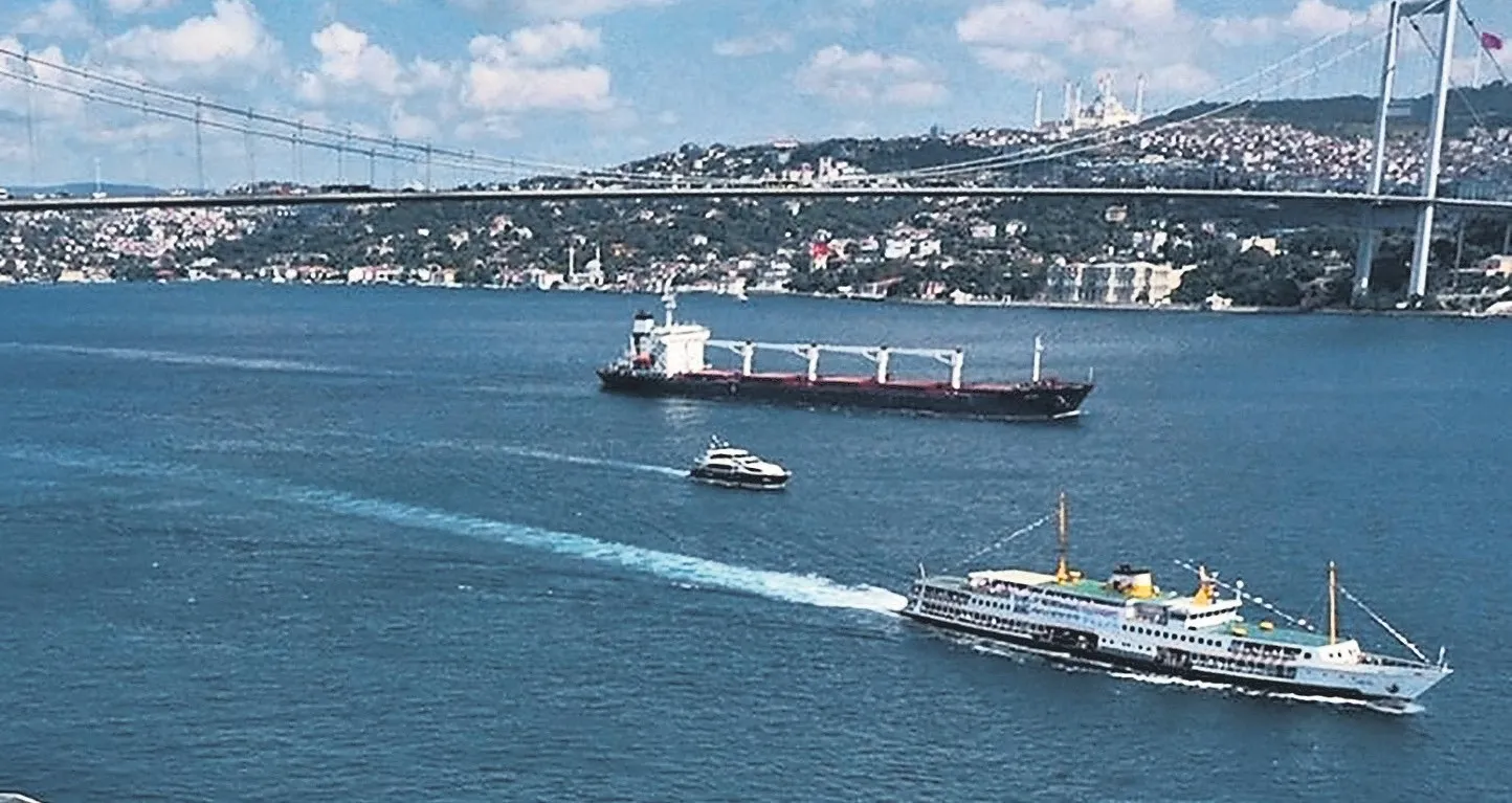 Boğazda çekirdek yemek yasaklanmalı! – FUNDA KARAYEL Boğazda çekirdek yemek yasaklanmalı! – FUNDA KARAYEL