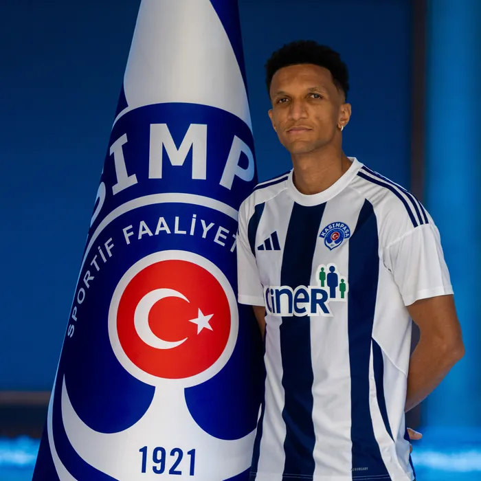 Süper Lig’de transferler peş peşe açıklandı! İşte atılan tüm imzalar...