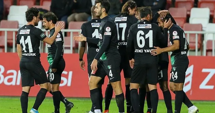 8 gollü maçta avantaj Yukatel Denizlispor’un oldu
