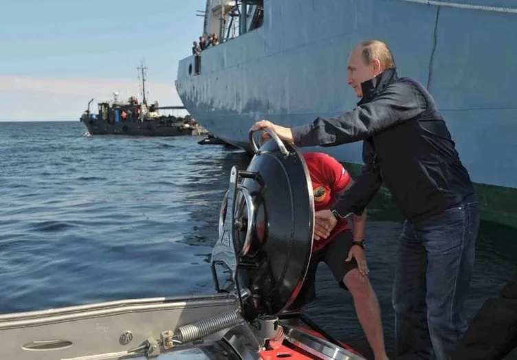 Putin ’limuzinle’ Baltık Denizi’ne daldı
