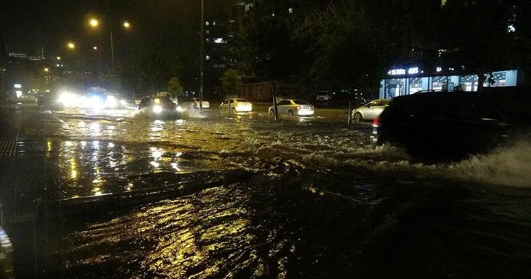 İzmir yine yağmura teslim oldu! Mavişehir’de siren sesleri korkuya neden oldu