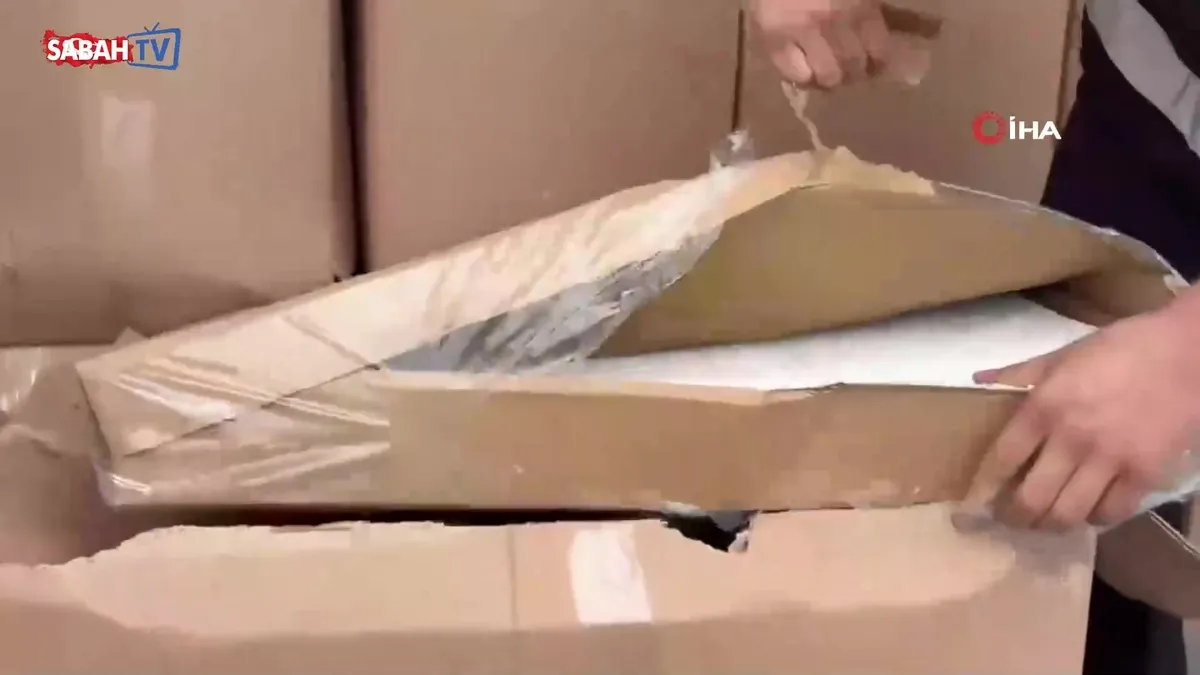 İstanbul’da kaçak sigara operasyonu: 4 milyon makaron ele geçirildi | Video videosunu izle İstanbul’da kaçak sigara operasyonu: 4 milyon makaron ele geçirildi | Video videosunu izle