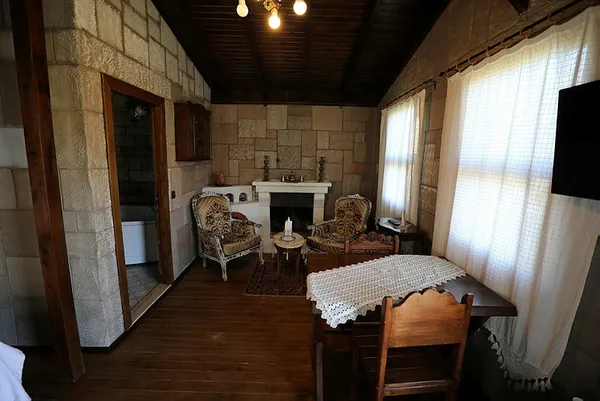 son-dakika-kiyamet-koyu-yilbasinda-kapali-gise-tek-bir-oda-bile-kalmadi-muhtarin-telefonlari-susmuyor-1608899886634.jpg