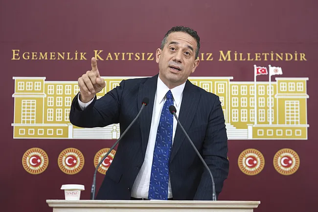 SON DAKİKA… Tekne skandalı sonrası CHP’de kriz büyüyor! Özgür Özel ile Veli Ağbaba Ali Mahir Başarır’a sert çıktı