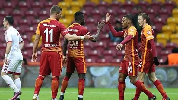 Galatasaray’da Riekerink gidecek, o isimler gelecek!