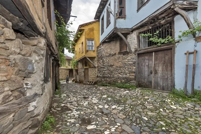 turkiye-kultur-yolu-festivalinin-sekizinci-duragi-bursa-kultur-sanat-ve-lezzet-soleni-9-gun-boyunca-surecek-1782286234588.jpg