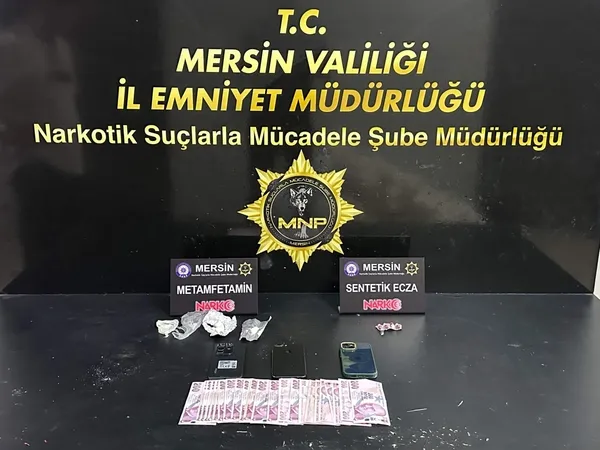 mersinde-uyusturucu-madde-ticareti-yapan-5-supheli-tutuklandi-1792859232130.jpg