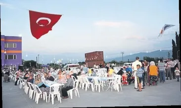 Günaydın, personelini ağırladı