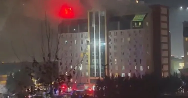 Esenyurt’ta 11 katlı rezidansta yangın
