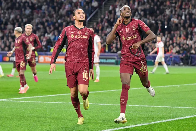 victor-osimhen-ajax-maciyla-tarihe-gecti-nijeryali-yildiz-durdurulamiyor-1762380210563.jpeg