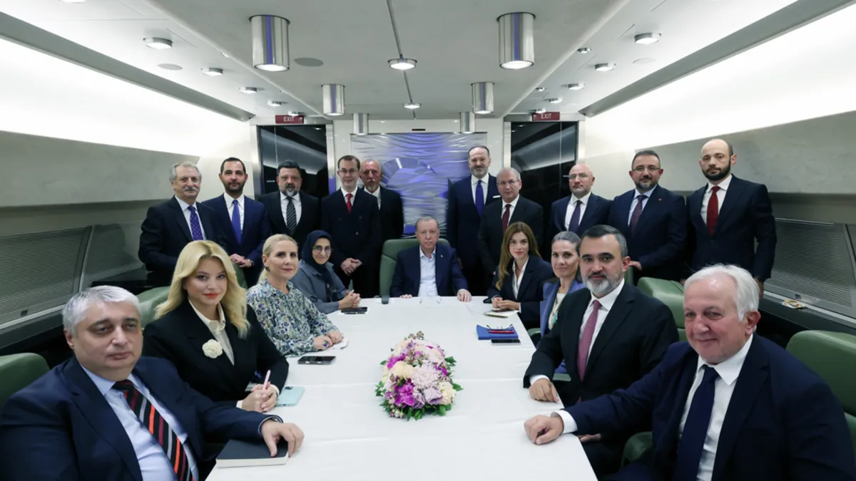 SON DAKİKA! Başkan Erdoğan'dan Yunanistan'a çok net uyarı: Türkiye kimseye haklarını çiğnetmez! haber görseli