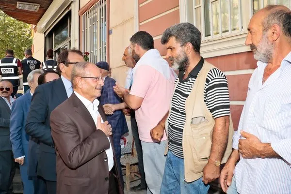 HDP önündeki eylemde 10'uncu gün! Aşiret liderlerinden ziyaret