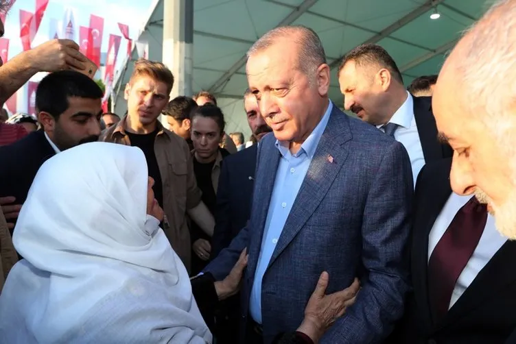 Başkan Erdoğan İstiklal Caddesi'nde yürüdü