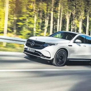 Lüks elektrikli otoda büyük kapışma