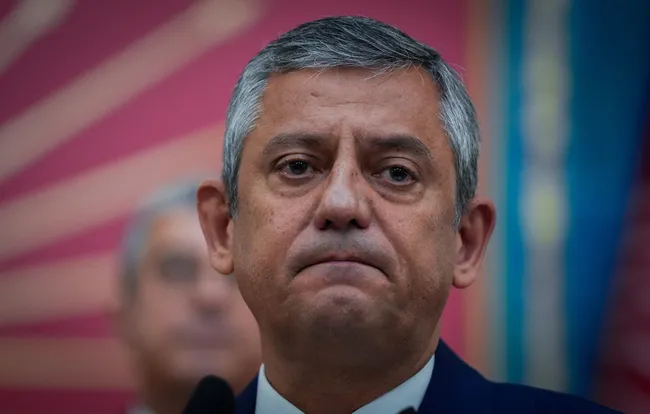 son-dakika-alevilerden-garip-dede-provokasyonuna-sert-tepki-ozgur-ozel-ve-destekcilerine-buyuk-ofke-miting-ala-1782554980138.jpg SON DAKİKA… Alevilerden Garip Dede provokasyonuna sert tepki! Özgür Özel ve destekçilerine büyük öfke: Miting alanına çevirdiniz!