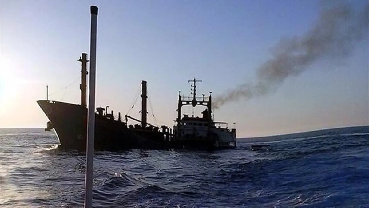 Yemen açıklarında mayın patladı: Yük gemisi havaya uçtu!