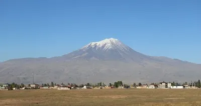 Ağrı Dağı beyaz örtüye büründü