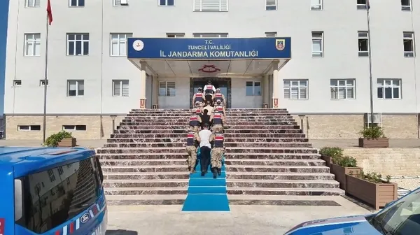 dev-operasyonda-carpici-rakam-12-milyar-liralik-para-trafigi-tespit-edildi-100-supheli-tutuklandi-1785140666953.jpg