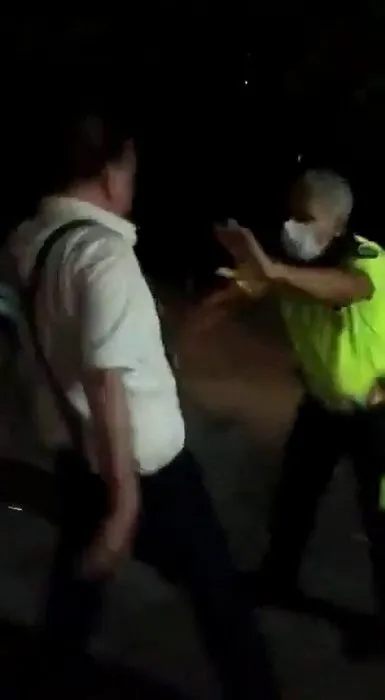 Son dakika: Adana'da sarhoş hakim polislere saldırdı! Görüntüler büyük tepki topladı...