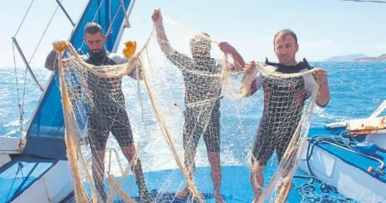 Akdeniz’e bırakılan av malzemeleri toplanıyor