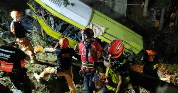 Filipinler’in güneyinde meydana gelen trafik kazasında 17 kişi öldü