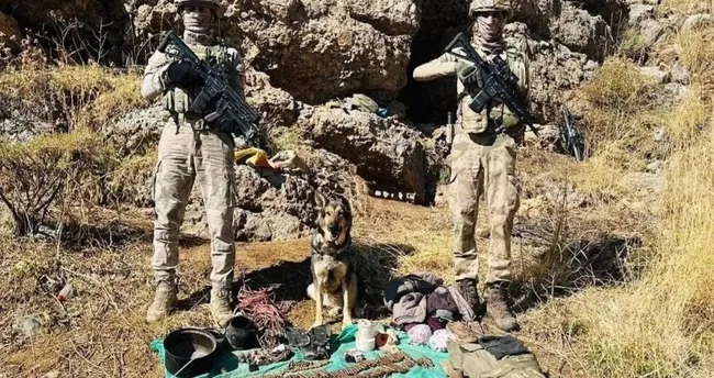 Hakkari’de terör operasyonu: Silah, mühimmat ve uyuşturucu ele geçirildi Hakkari’de terör operasyonu: Silah, mühimmat ve uyuşturucu ele geçirildi