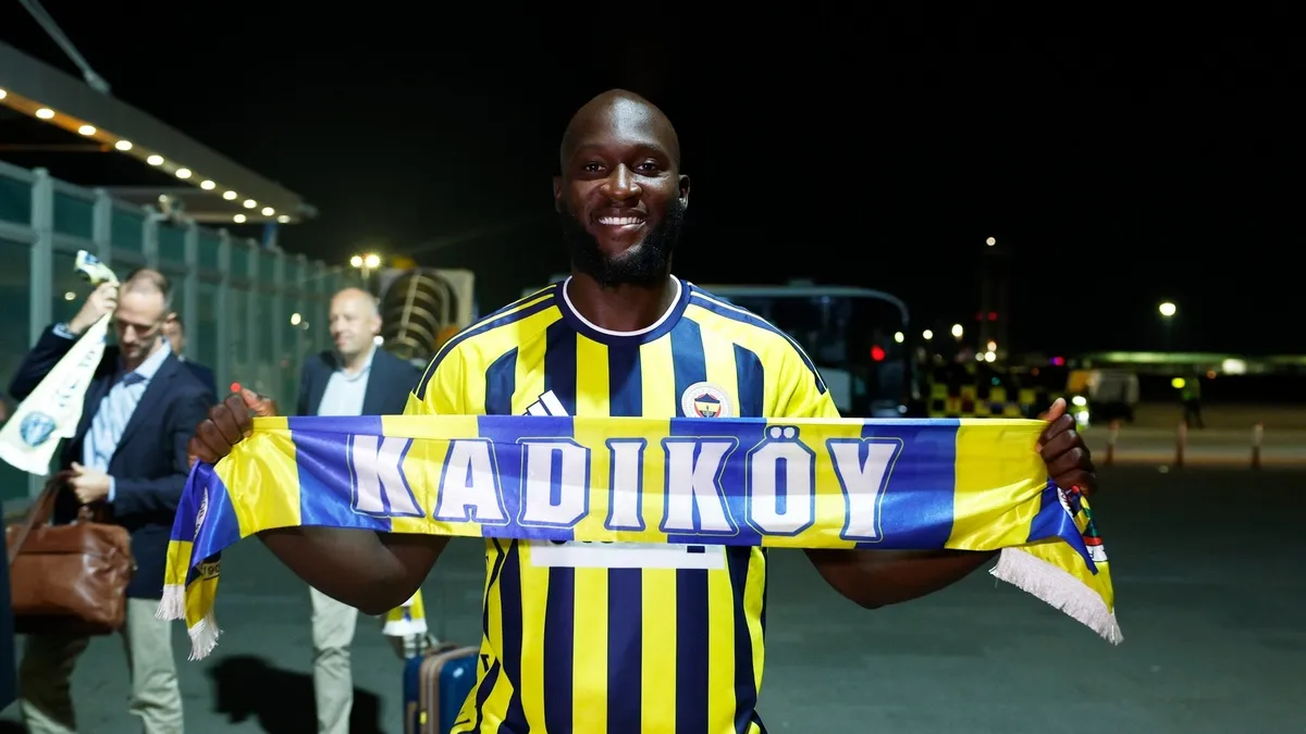 SON DAKİKA | Fenerbahçe, Romelu Lukaku'yu resmen açıkladı! Belçikalı golcü İstanbul'a geldi...