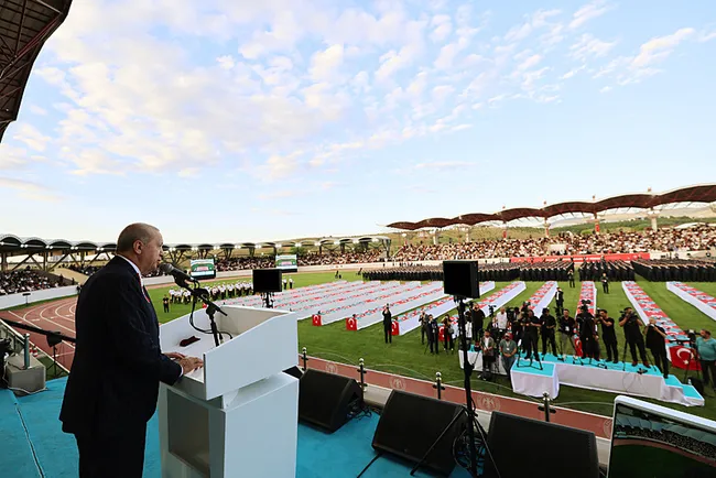 Başkan Erdoğan yeni mezun polislere seslendi: Pusulanız vicdan, hedefiniz adalet olsun