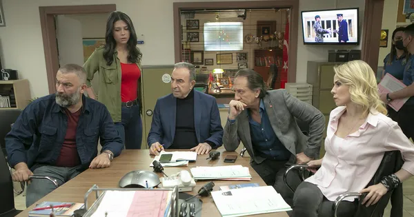 Arka Sokaklar 594.bölüm ile sezon finali yapıyor! Arka Sokaklar sezon finali bölümünde işler karışıyor!