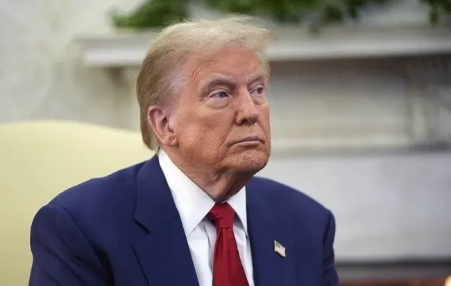 trump-konusmam-yasak-dedi-tum-dikkatleri-uzerine-cekti-abdnin-gizli-silahi-discombobulator-1770976142148.jpeg Trump ‘konuşmam yasak’ dedi: Tüm dikkatleri üzerine çekti! ABD'nin gizli silahı ortaya çıktı
