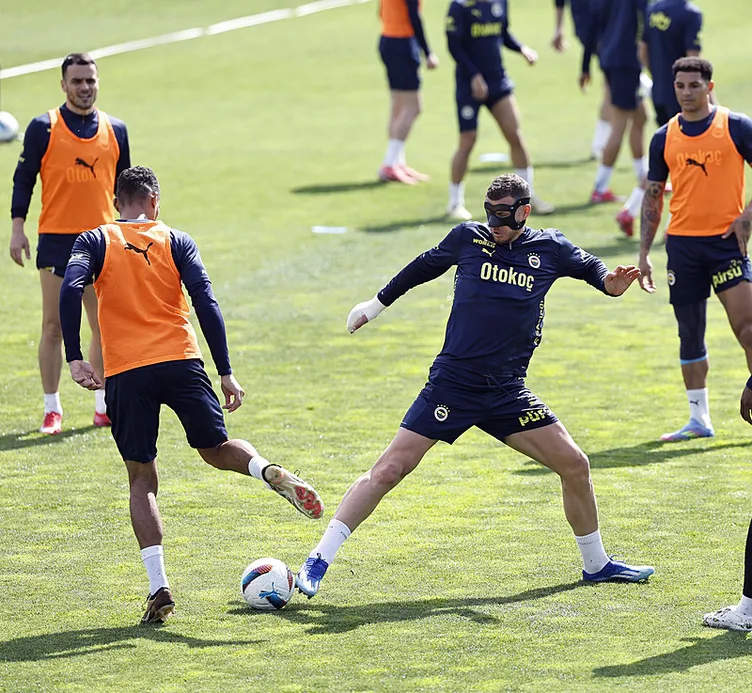Son dakika haberi: Fenerbahçe’de imzalar atılıyor! Mourinho onayı verdi...