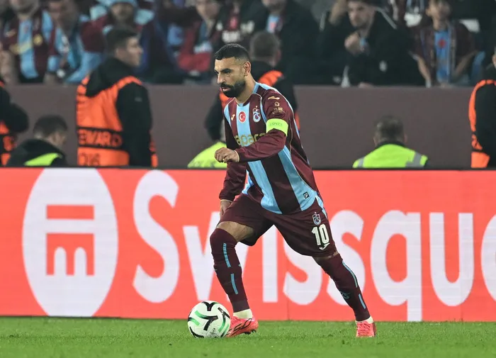 firtina-esti-salah-sov-yapti-trabzonspor-evinde-heartsi-2-0-maglup-etti-1792694932297.jpg