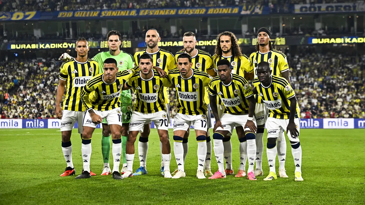 CANLI | Fenerbahçe - Roma | Maçta ilk 11'ler belli oldu haber görseli