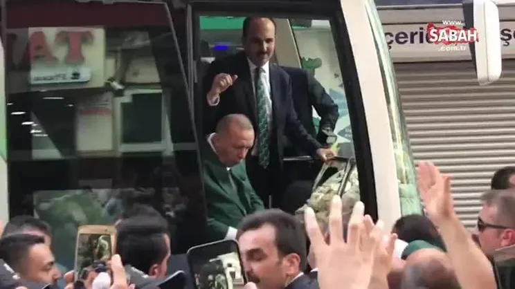 Konya'da vatandaşla çay-simit molası