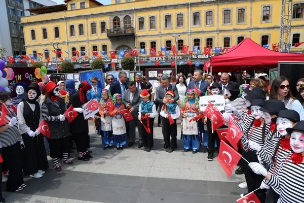 trabzonda-kultur-ve-sanat-festivali-basladi-1781791183653.jpg