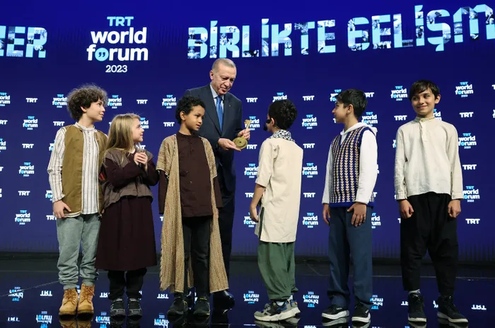 Başkan Erdoğan: Postallı medya mensuplarını unutmayacağız