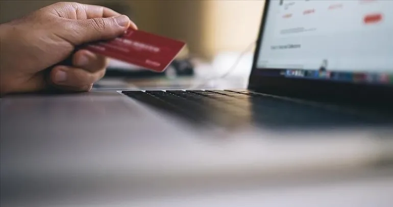 Banka ve kredi kartı harcamaları arttı