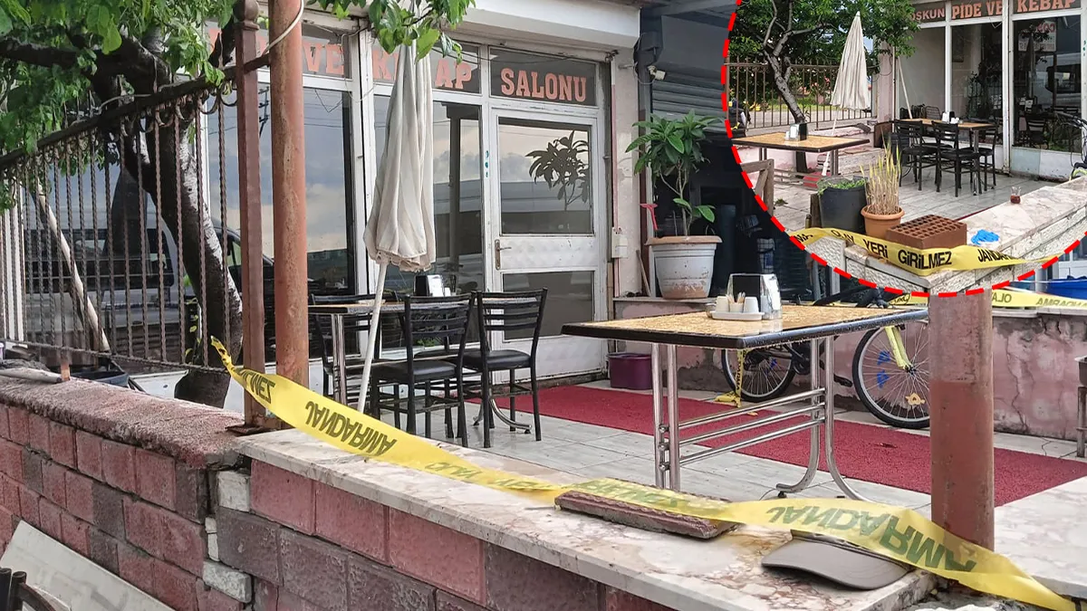 Ankara'da silahlı saldırı sonrası polis ekiplerinin olay yerinde inceleme yapması