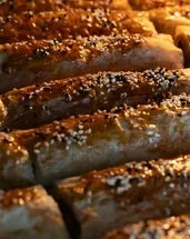 Çay saatinizin en güzel eşlikçisi: Patatesli börek tarifi