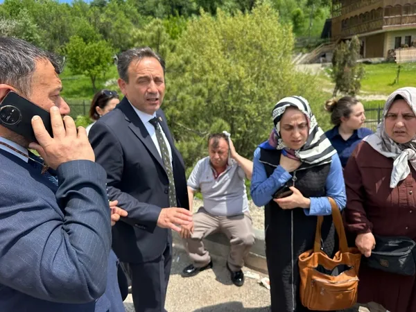 karabukte-korkunc-kaza-kavsakta-otomobiller-carpisti-yaralilara-ilk-mudahaleyi-ak-parti-milletvekili-yapti-1779969919041.jpg