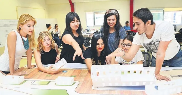 Yaşar eğitimde 17 yılı devirdi