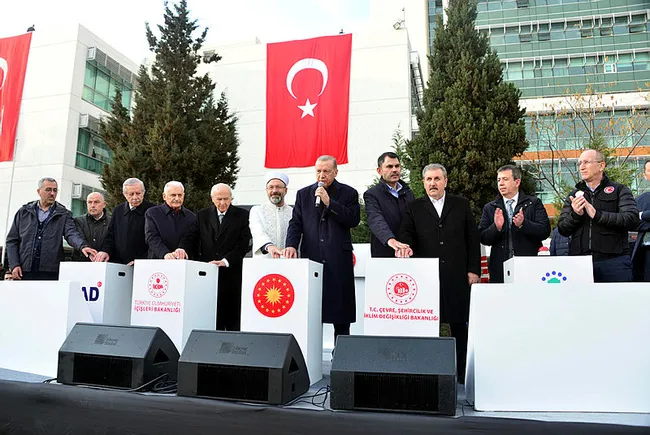 deprem-bolgesindeki-11-ilde-17-bin-902-konutun-temeli-atildi-baskan-erdogan-1-yil-icinde-teslim-edecegiz-1679587522770.jpg