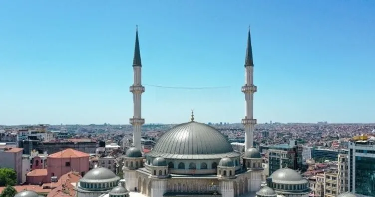 Ayasofya’dan Taksim Camii’ne anlamlı selam!