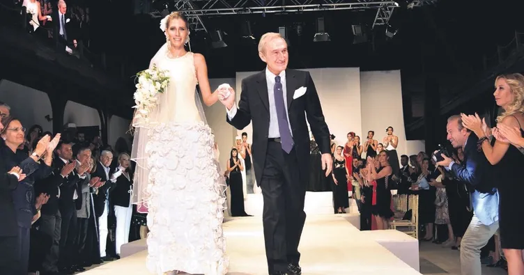 Moda dünyasından bir ekselans geçti